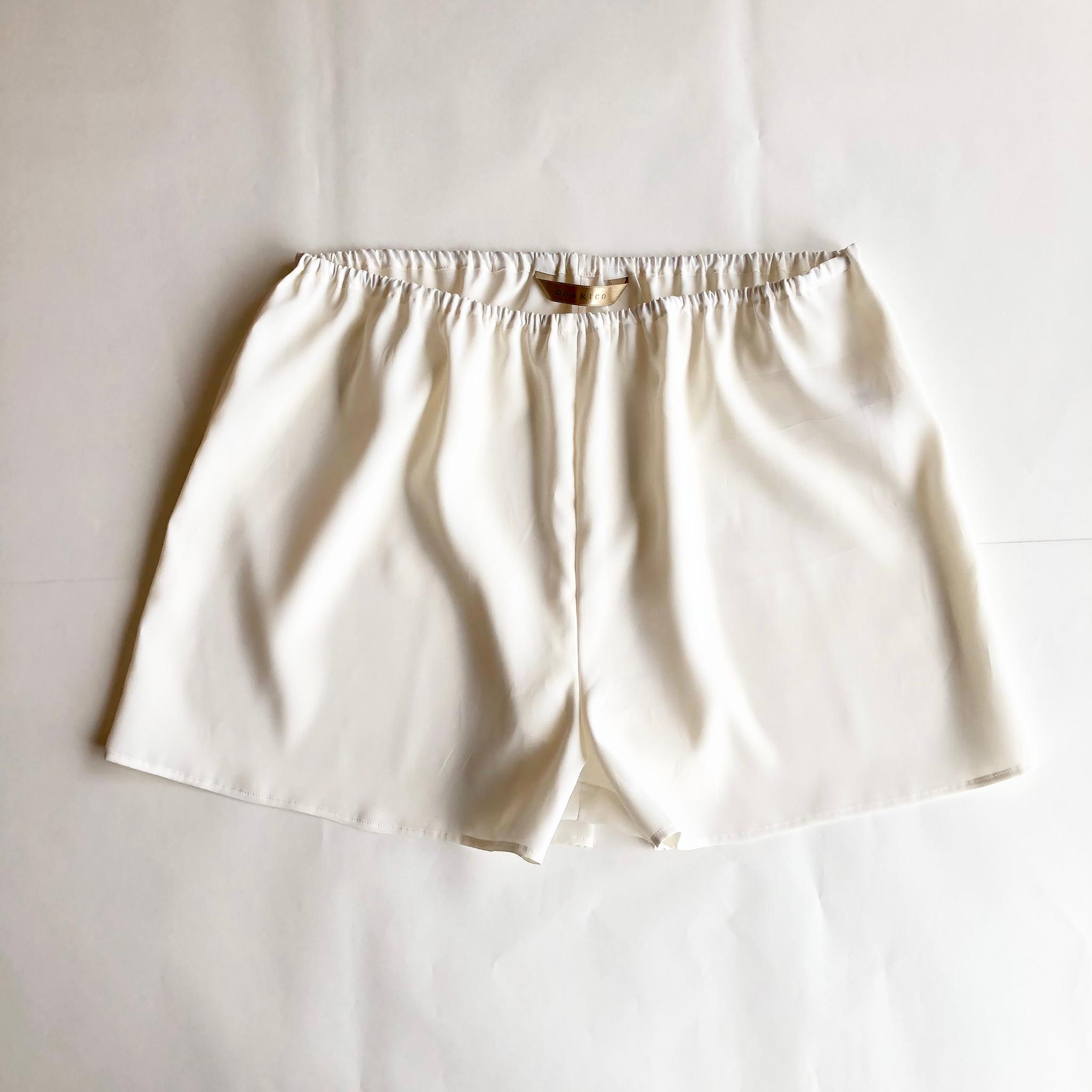 〈Mサイズ〉インナー ペチパンツ(ショート丈)【白(オフホワイト）/キュプラ80%】1枚目の画像