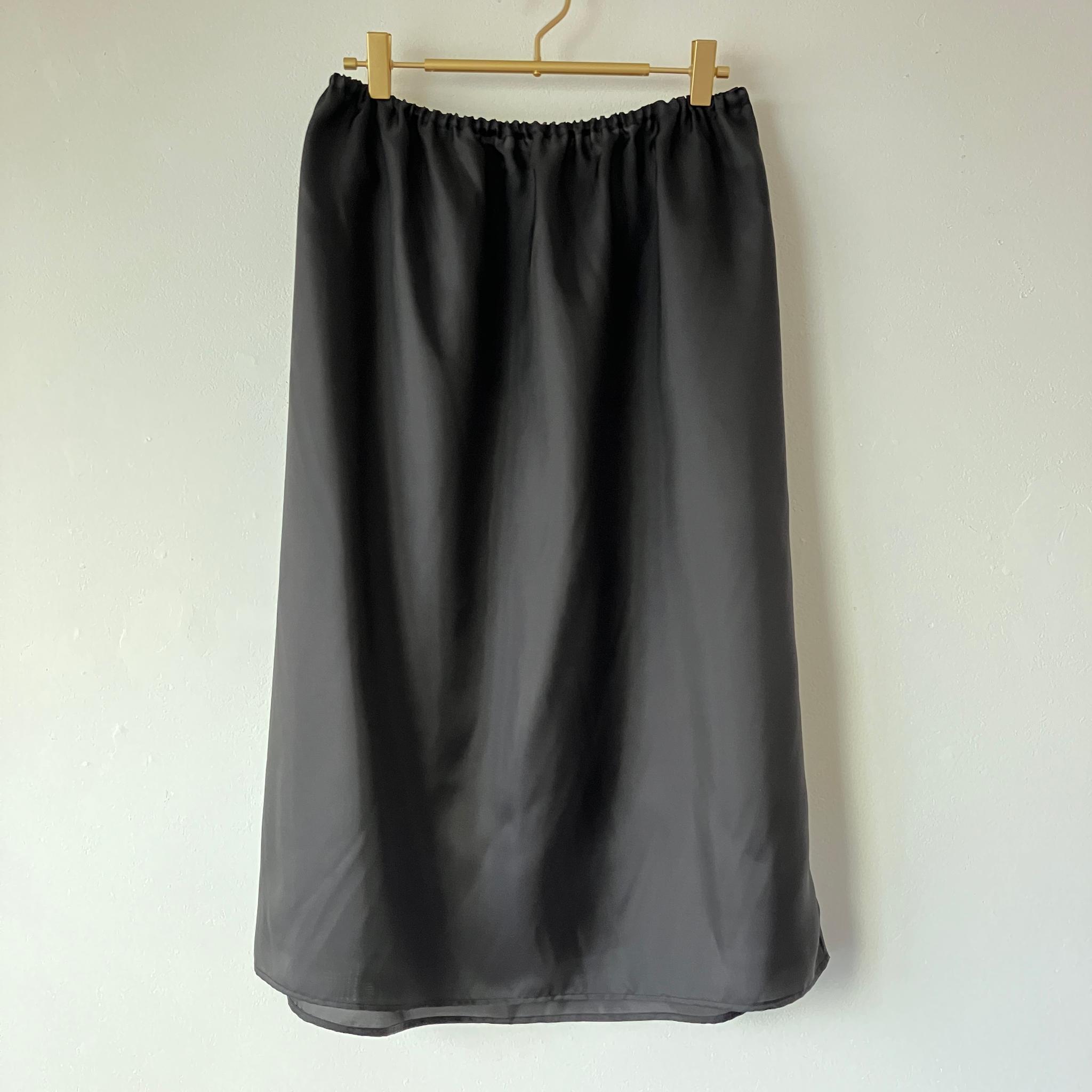 〈72cm丈/スリット〉キュプラ100％インナー<ペチコート>【薄手】ブラック（黒）