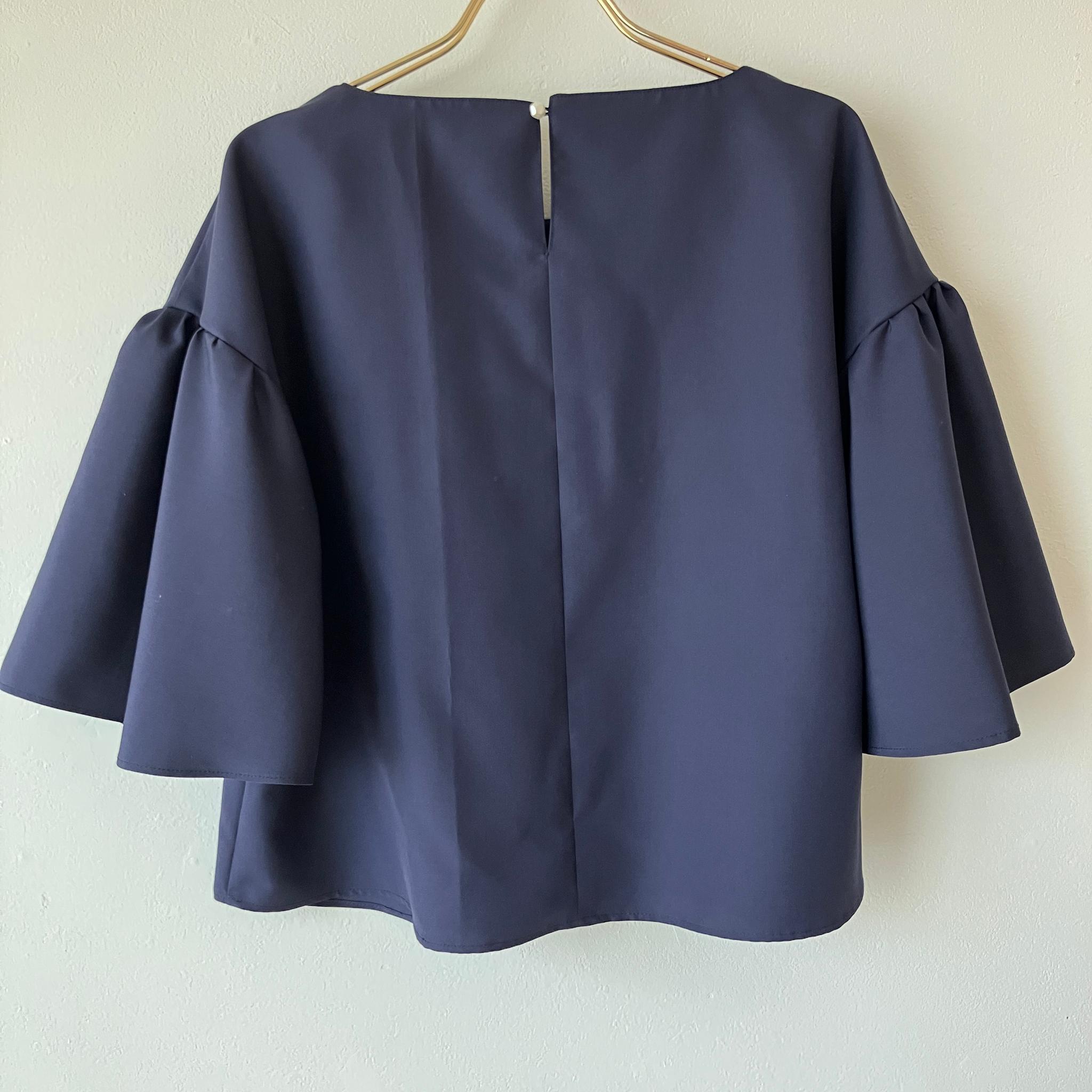 【サンプルSALE】アジサイ刺繍のベル袖ブラウス【ノーカラー/ネイビー/半袖/七分袖/ビーズ刺繍(紫陽花)あじさい】 | 9枚目