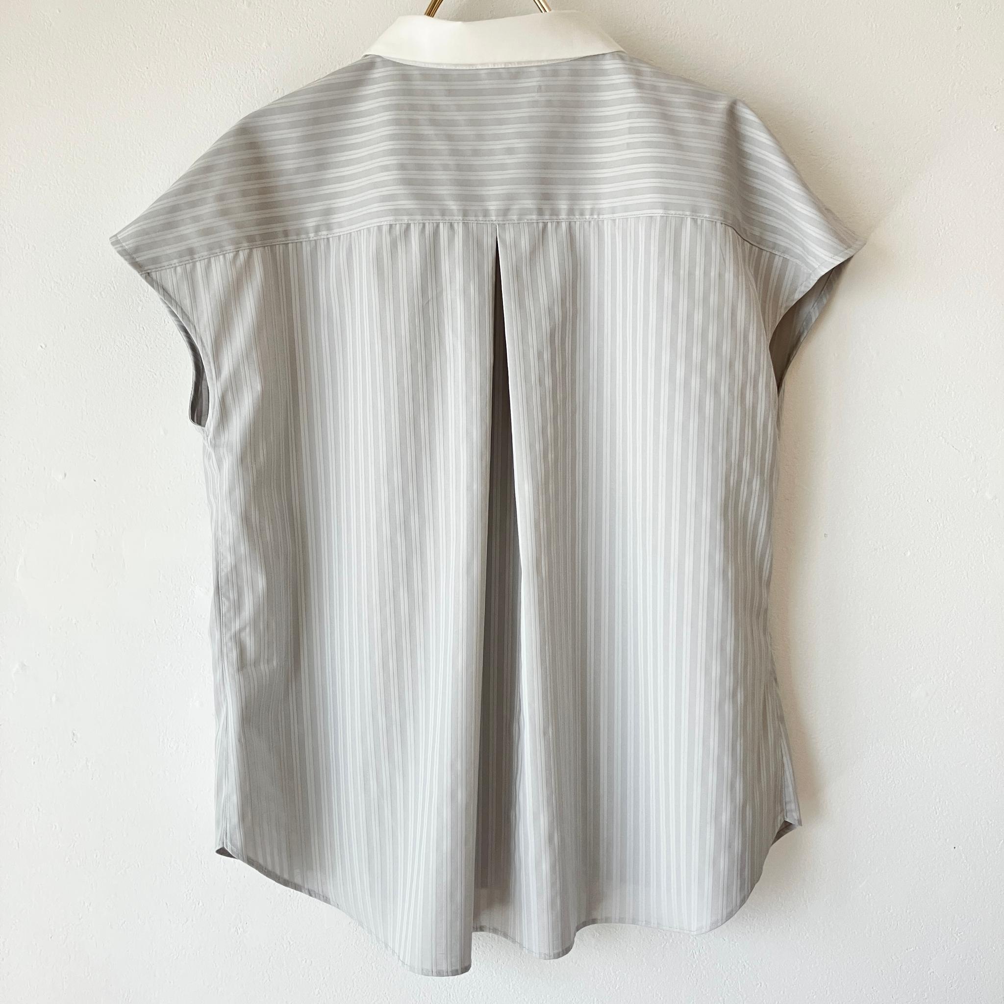 グレーストライプの王冠パール刺繍クレリックシャツ【フレンチスリーブ(半袖)/オートクチュール刺繍/アイスグレー/灰色】 | 6枚目